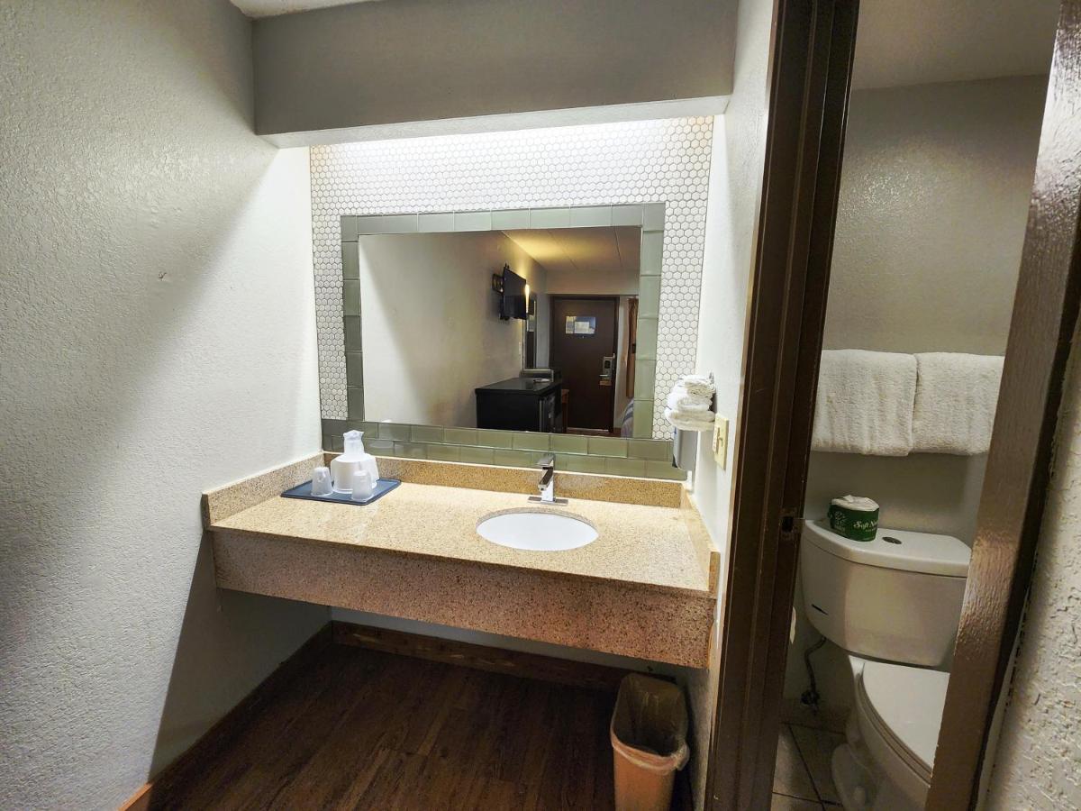 Americas Best Value Inn And Suites Little Rock Ngoại thất bức ảnh