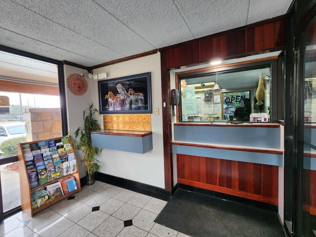 Americas Best Value Inn And Suites Little Rock Ngoại thất bức ảnh