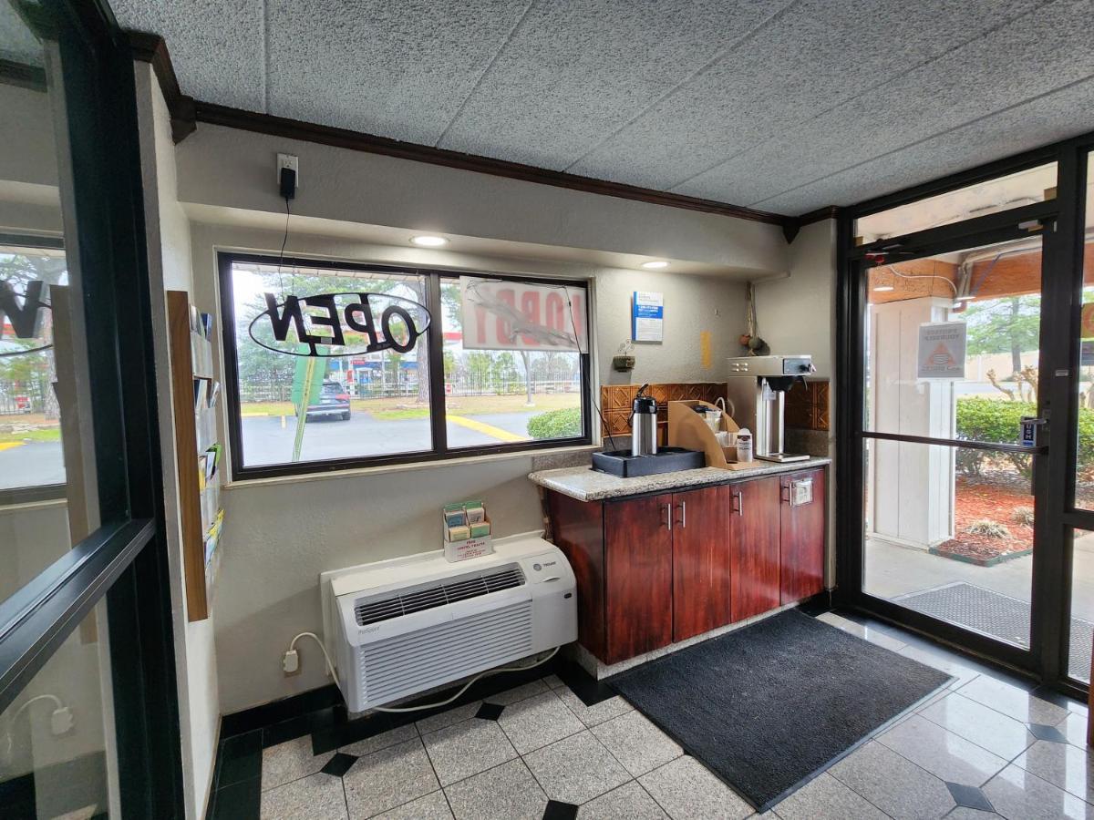 Americas Best Value Inn And Suites Little Rock Ngoại thất bức ảnh